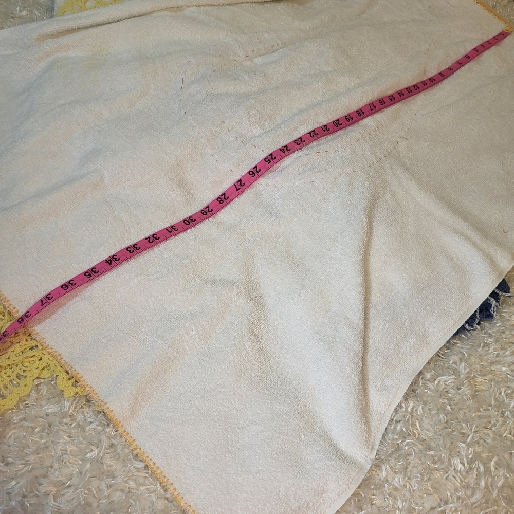 Penny's Decorative Bath Towels, Sea Shell Crochet, Set of 3, Blue Yellow Pink - Picture 6 of 10